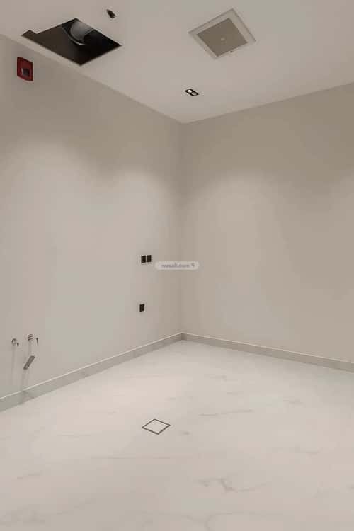 4 bedroom floor in Al Janadriyah 4