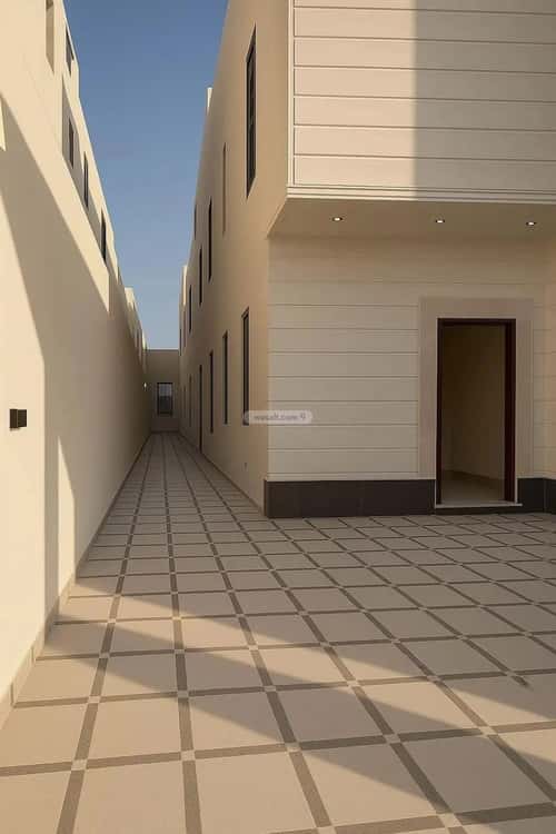 4 bedroom floor in Al Janadriyah 7