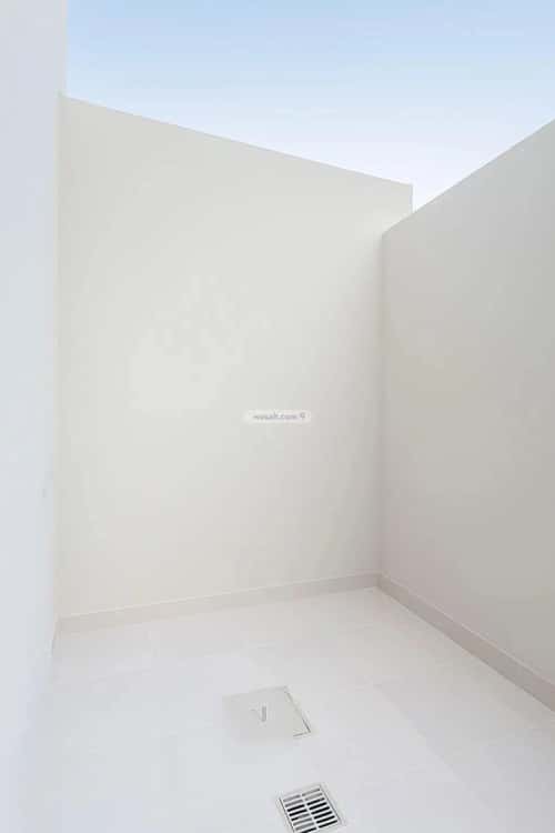 3 bedroom floor in Al Janadriyah 13