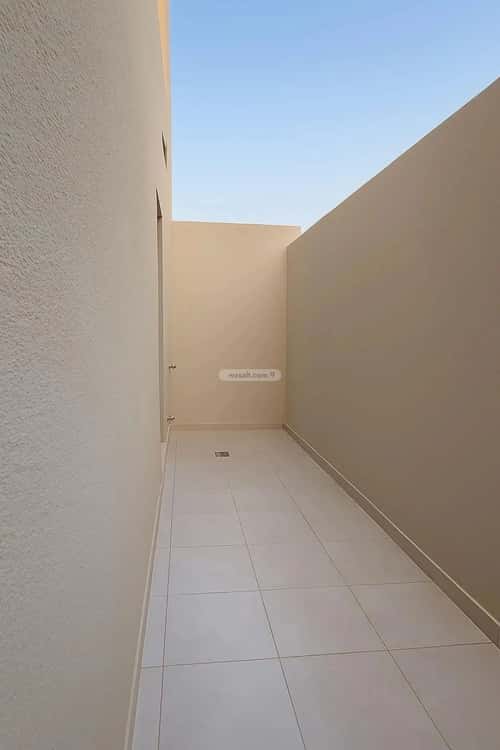 3 bedroom floor in Al Janadriyah 15
