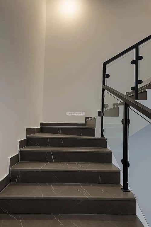 6 bedroom villa in Al Janadriyah 12