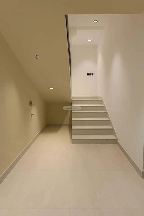 4 bedroom floor in Al Janadriyah 4