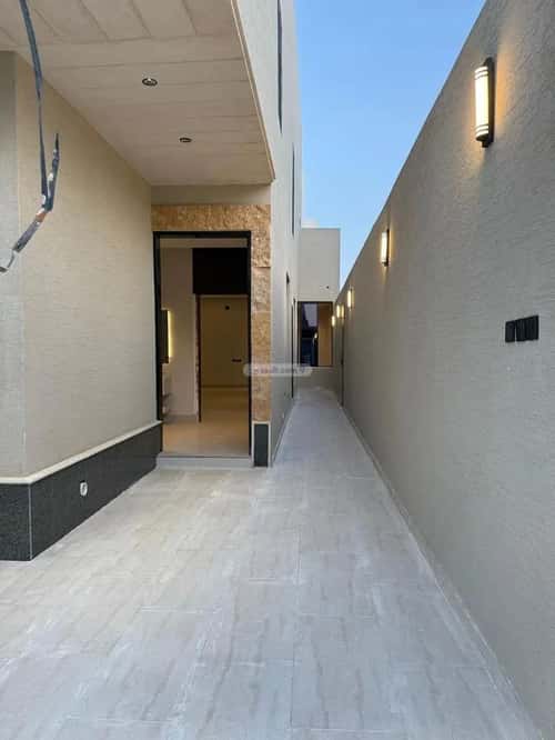 4 bedroom floor in Al Janadriyah 2