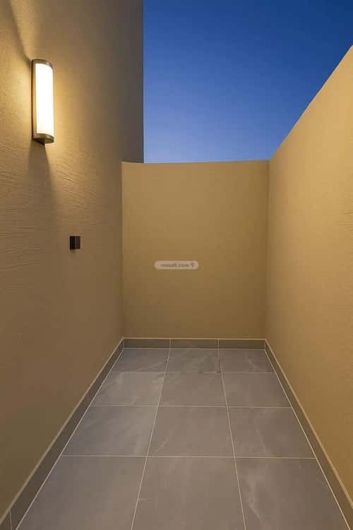 4 bedroom floor in Al Janadriyah 2