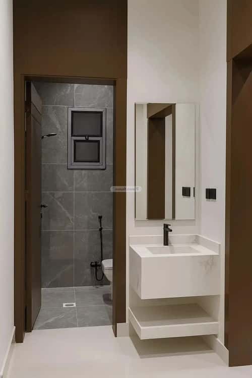 4 bedroom floor in Al Janadriyah 2