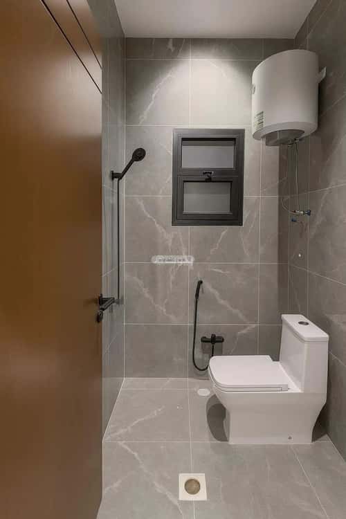 4 bedroom floor in Al Janadriyah 2