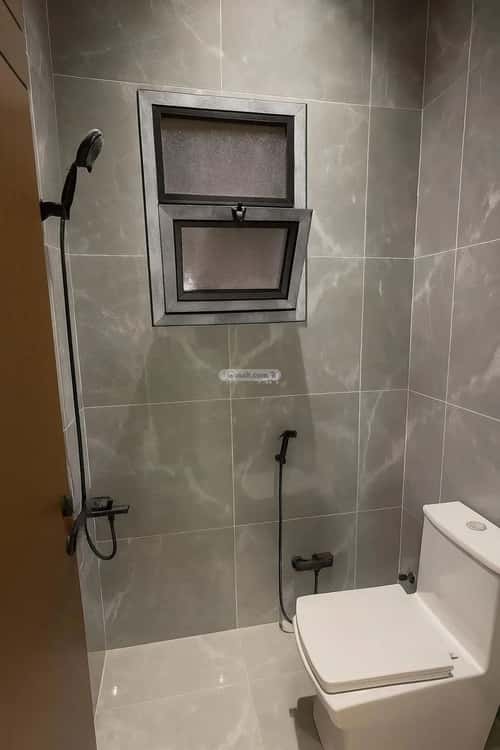 4 bedroom floor in Al Janadriyah 12
