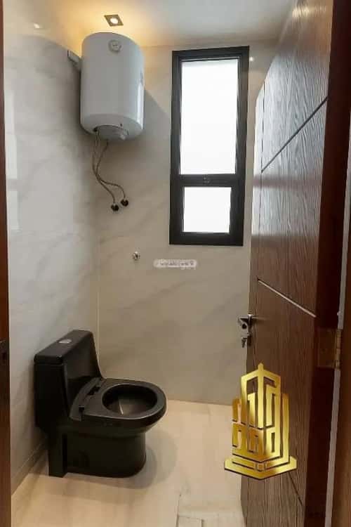 4 bedroom villa in Al Janadriyah 8