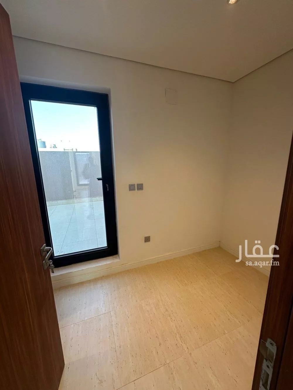 فيلا 5 غرف في العارض 12