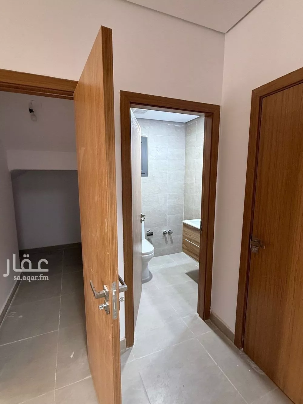 فيلا 4 غرف في العارض 5