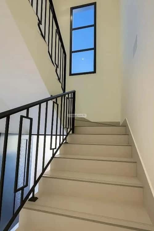 فيلا 4 غرف في الجنادرية 5