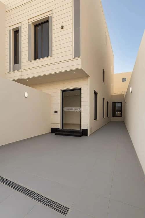 5 bedroom villa in Al Janadriyah 14