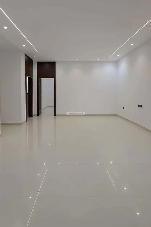 5 bedroom villa in Al Janadriyah 6
