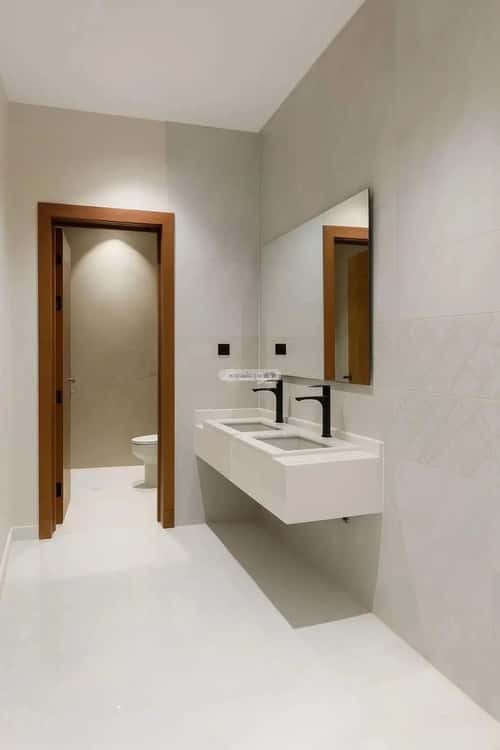 5 bedroom floor in Al Janadriyah 4