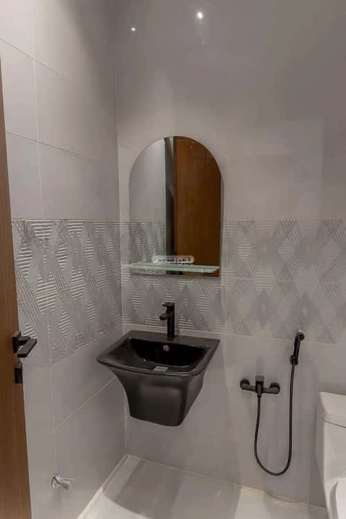 5 bedroom floor in Al Janadriyah 12