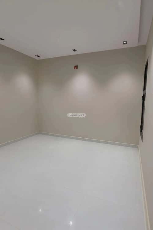 5 bedroom floor in Al Janadriyah 9