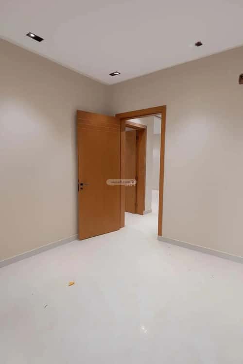 5 bedroom floor in Al Janadriyah 3