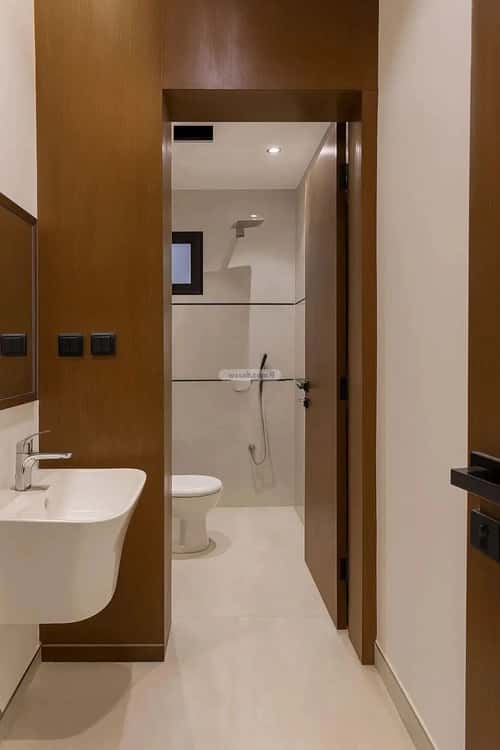 3 bedroom floor in Al Janadriyah 8