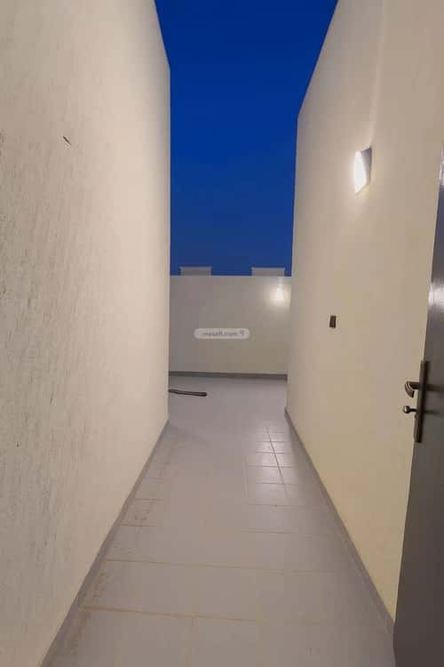 3 bedroom floor in Al Janadriyah 2