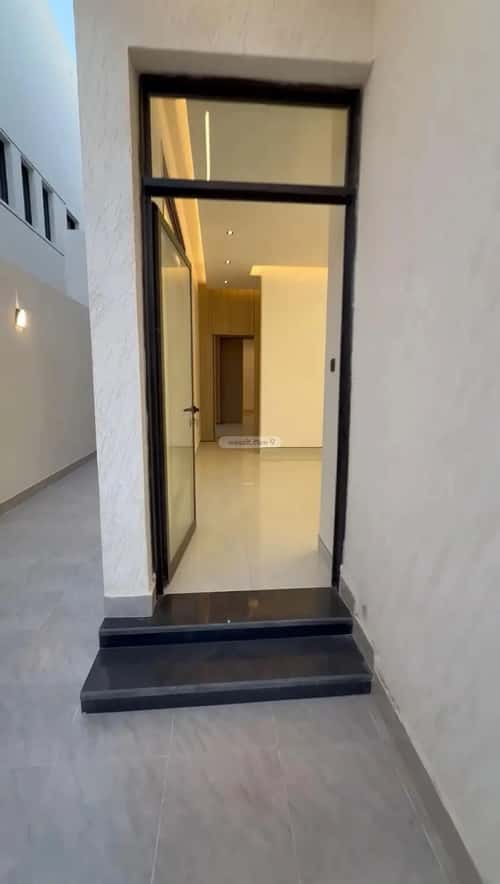 3 bedroom floor in Al Janadriyah 8