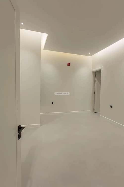 6 bedroom villa in Al Janadriyah 13