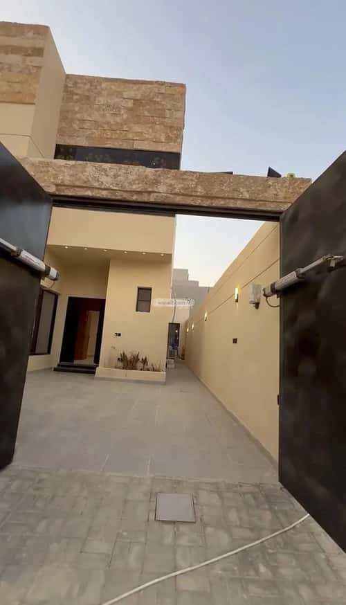 6 bedroom villa in Al Janadriyah 15