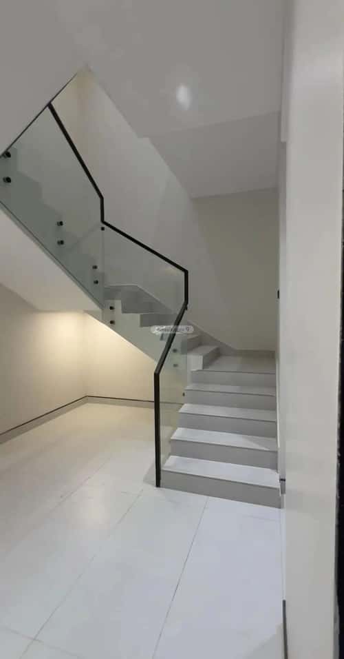 5 bedroom villa in Al Janadriyah 3