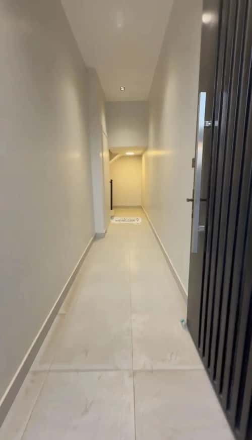 5 bedroom villa in Al Janadriyah 5