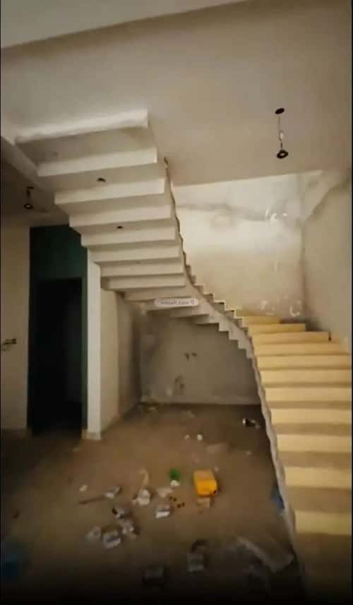 فيلا 5 غرف في عكاظ 3