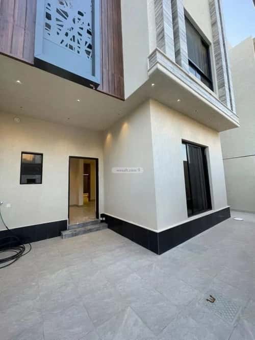 5 bedroom villa in Al Aridh 2