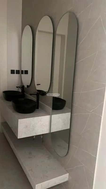 6 bedroom villa in Al Janadriyah 4