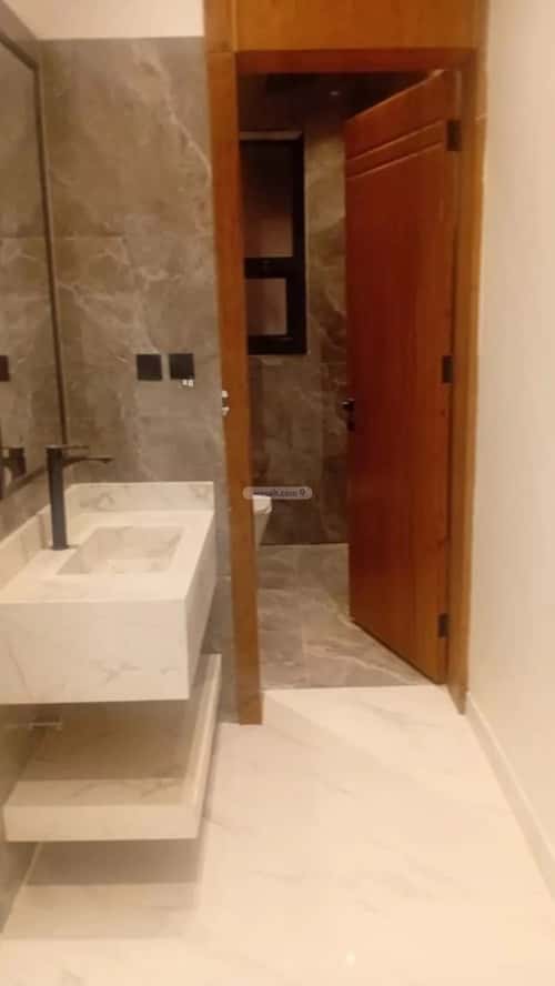 3 bedroom floor in Al Janadriyah 4