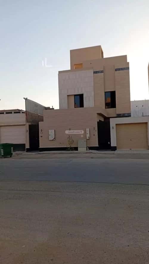 7 bedroom villa in Al Bayan 4