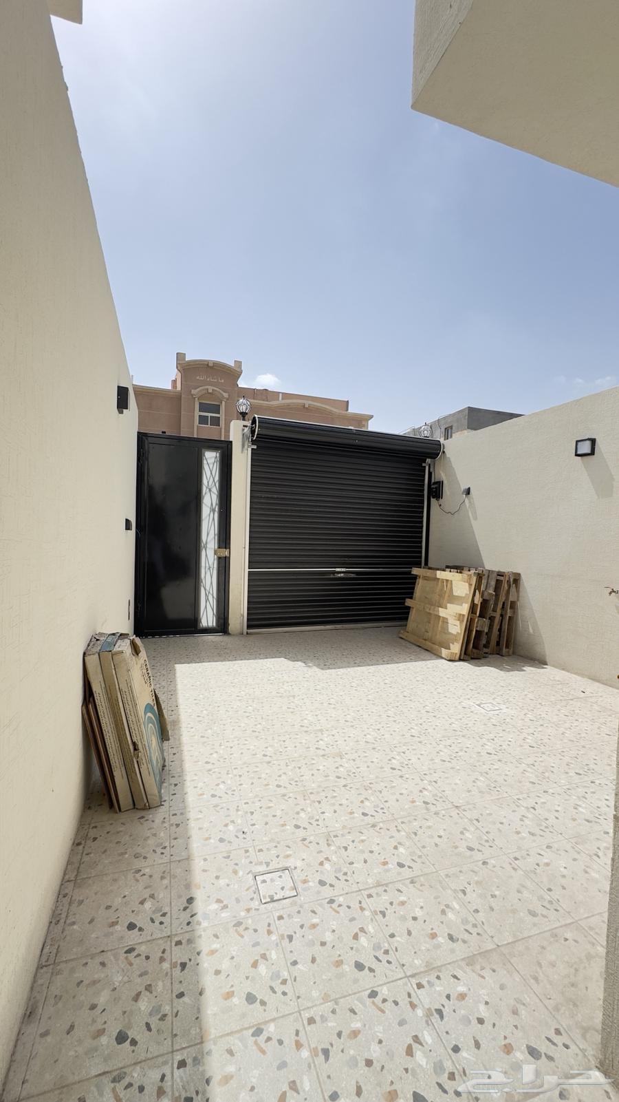 6 bedroom apartment in Uhud 4