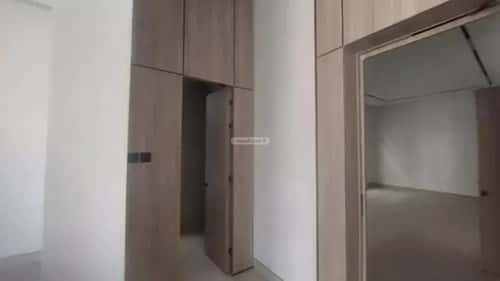 5 bedroom villa in Al Janadriyah 4