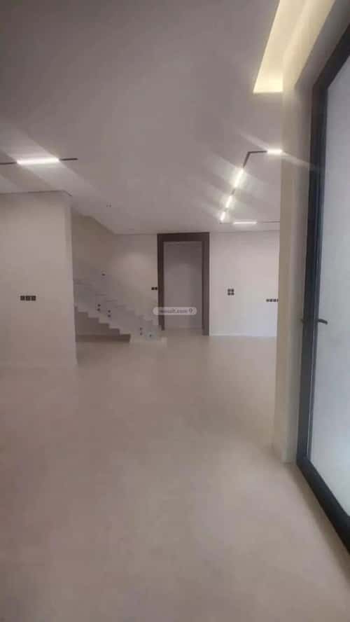 5 bedroom villa in Al Janadriyah 2
