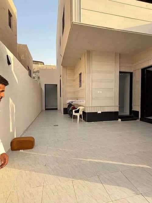 فيلا 7 غرف في العريجاء الغربي 4