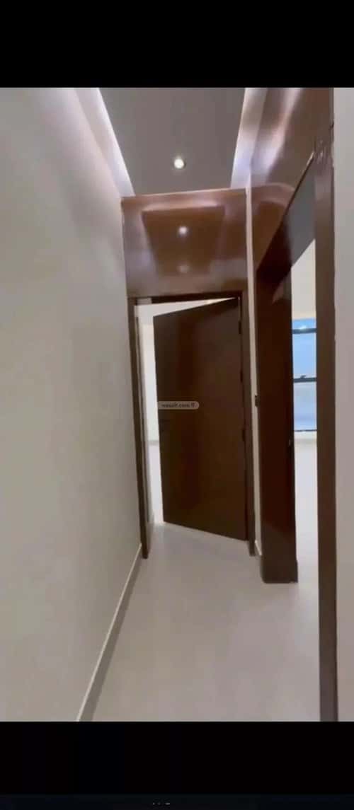 فيلا 5 غرف في عكاظ 2