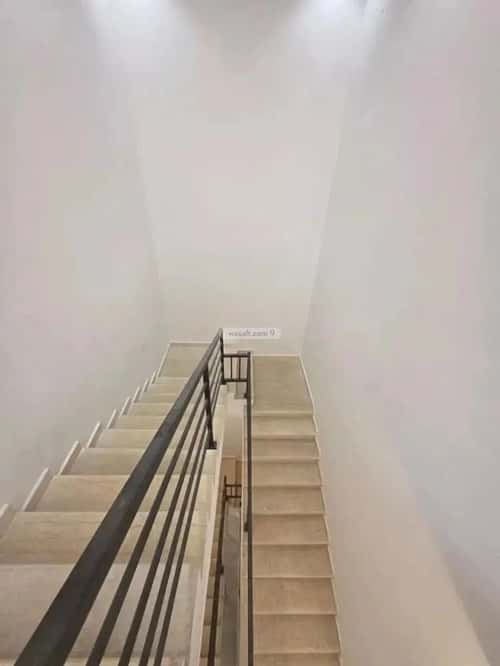 فيلا 8 غرف في عكاظ 2