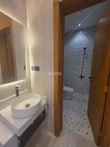 فيلا 8 غرف في عكاظ 3