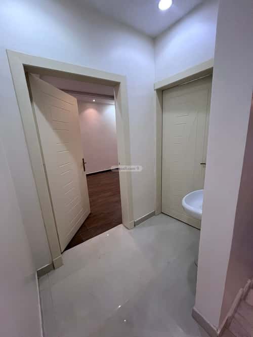 5 bedroom villa in Al Mahdiyyah 4