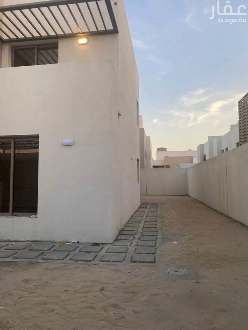 4 bedroom villa in Ash Sharq, Eastern Province 7