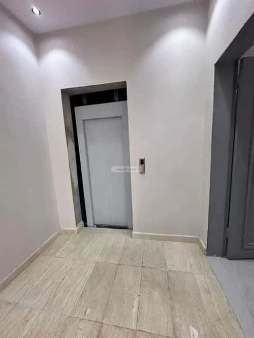5 bedroom floor in Al Janadriyah 4
