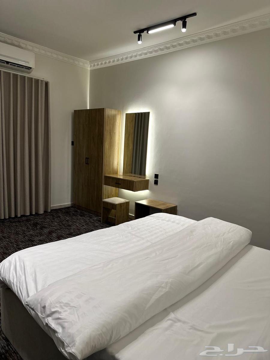 شقة  في الملك فهد 4