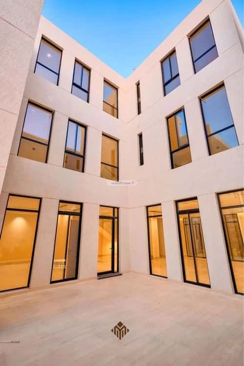 5 bedroom villa in Al Mahdiyyah 2