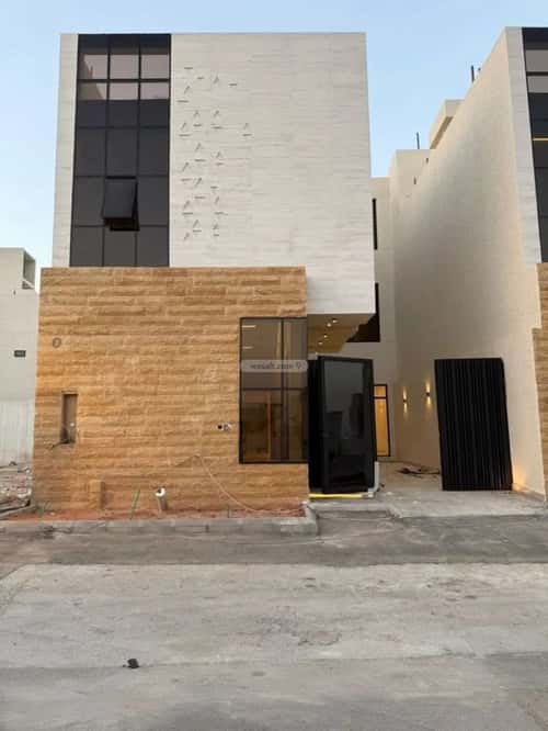 5 bedroom villa in Al Mahdiyyah 2
