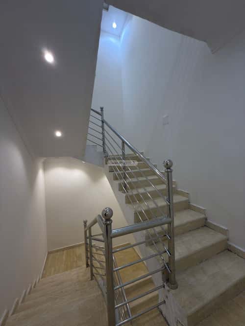 5 bedroom floor in Badr 4