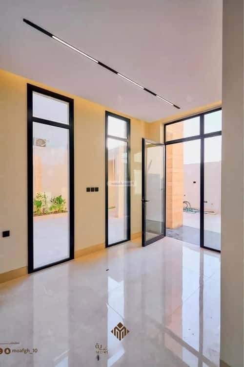 5 bedroom villa in Al Mahdiyyah 1