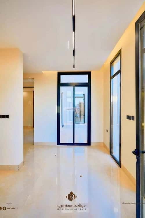 5 bedroom villa in Al Mahdiyyah 3