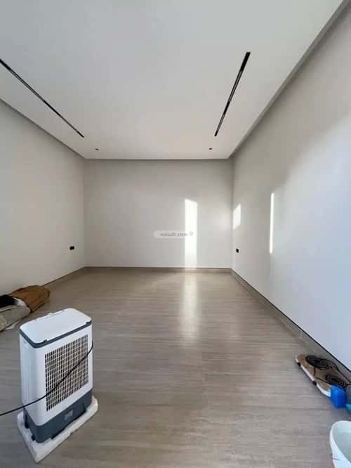 5 bedroom villa in Al Mahdiyyah 2